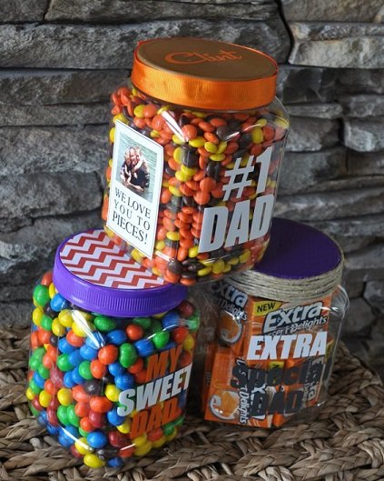 Custom Vinyl Lettering Ideas: Treat Jars for Father's Day